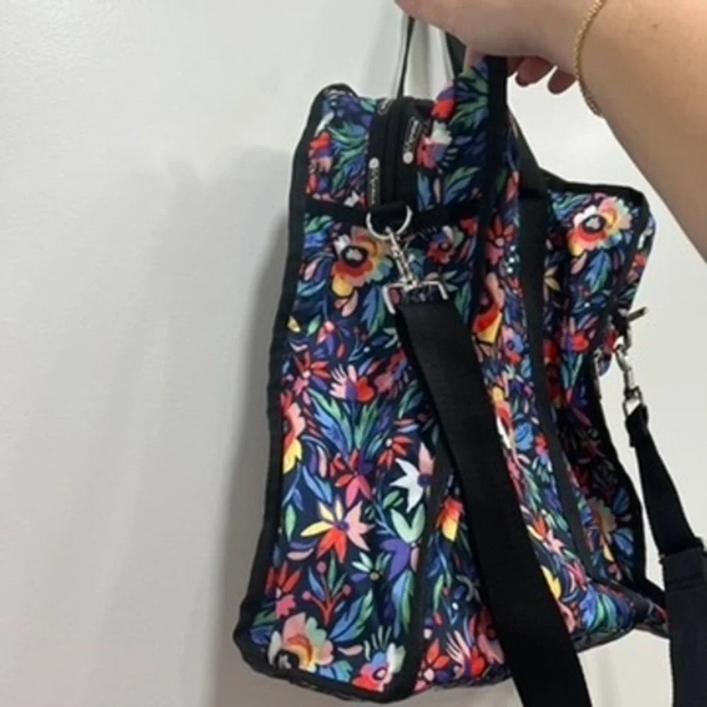 LeSportSac Kaleidoscope Dream Tote NWT $89 Multicolor Bright‎ Crossbody Travel